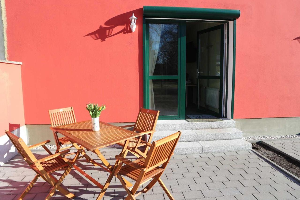 Pension Am Waldguertel Форст Екстер'єр фото