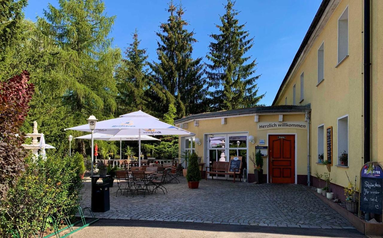 Pension Am Waldguertel Форст Екстер'єр фото