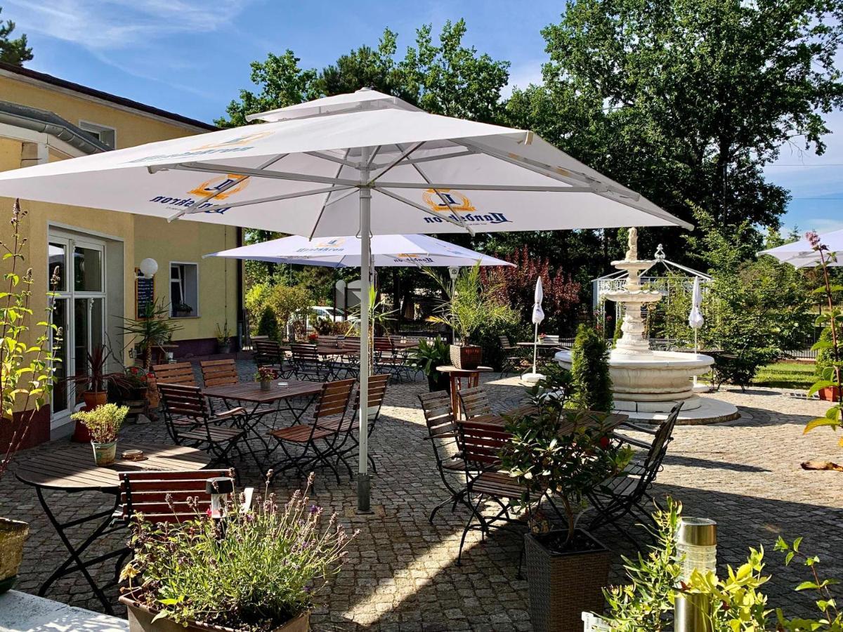 Pension Am Waldguertel Форст Екстер'єр фото