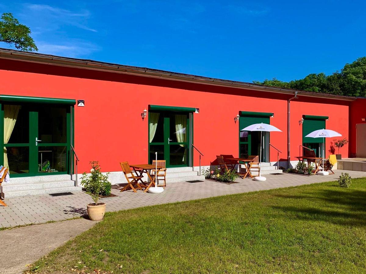 Pension Am Waldguertel Форст Екстер'єр фото